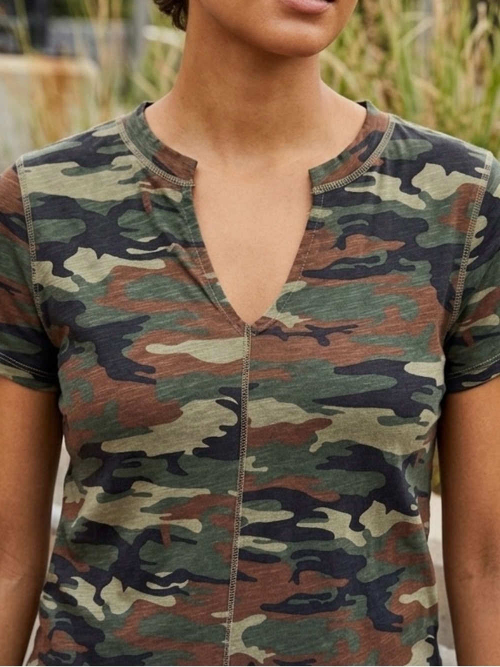 Sanctuary Camo Green/Brown V-Neck Tee. Streetwear Utility Gorpcore Granola Girl